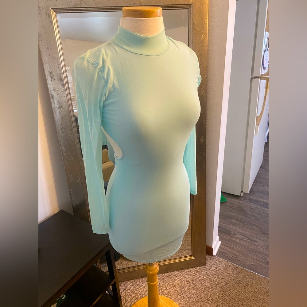 Beautiful Cutout Dress With Mesh Sleeves
